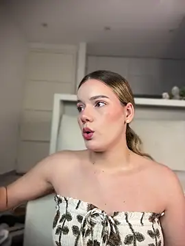 NicoleCut online show from 05-18-26, 11:43