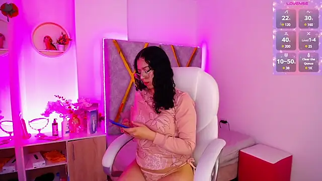 Snapshot of Aurora_Brownn chatting on 01-28-25, 04:18 Aurora Brownn online show from 01-28-25, 04:18