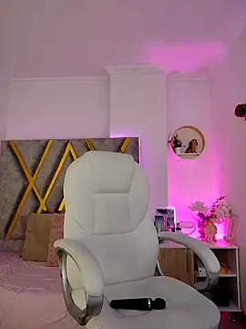 Snapshot of Aurora_Brownn chatting on 02-06-25, 09:32 Aurora Brownn online show from 02-06-25, 09:32