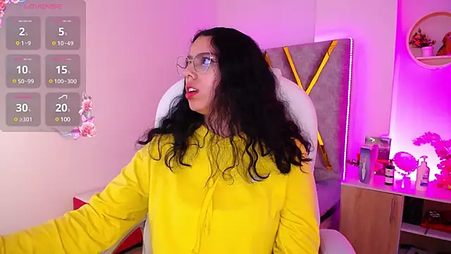 Snapshot of Aurora_Brownn chatting on 03-01-25, 08:13 Aurora Brownn online show from 03-01-25, 08:13