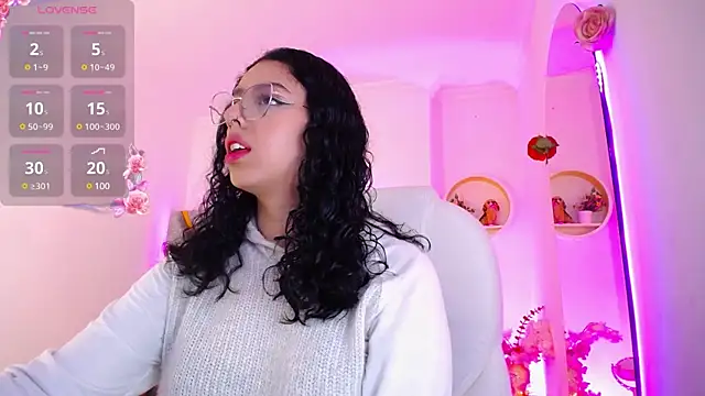 Snapshot of Aurora_Brownn chatting on 03-03-25, 04:03 Aurora Brownn online show from 03-03-25, 04:03