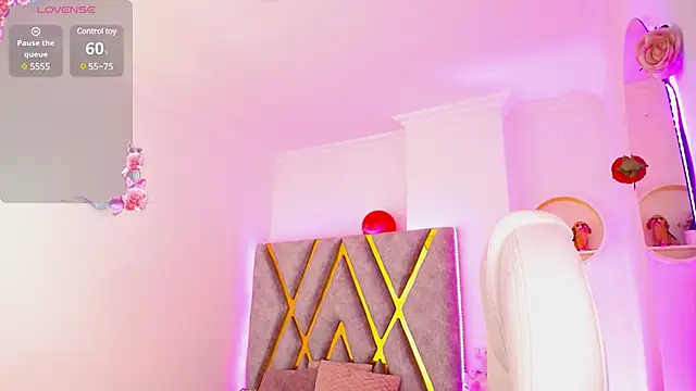 Snapshot of Aurora_Brownn chatting on 03-11-25, 04:10 Aurora Brownn online show from 03-11-25, 04:10