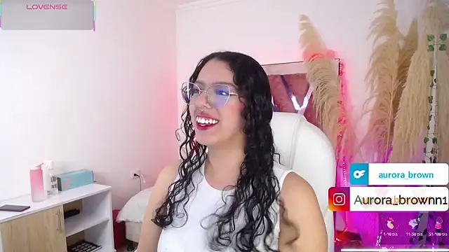 Snapshot of Aurora_Brownn chatting on 09-17-25, 04:36 Aurora Brownn online show from 09-17-25, 04:36