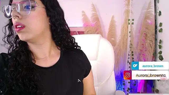 Snapshot of Aurora_Brownn chatting on 09-19-25, 04:47 Aurora Brownn online show from 09-19-25, 04:47