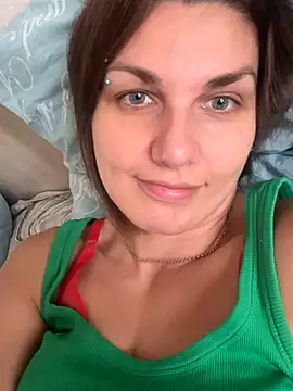 Snapshot of Magic__smile chatting on 10-17-25, 05:54 Magic smile online show from 10-17-25, 05:54