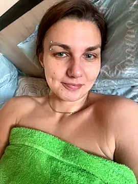 Snapshot of Magic__smile chatting on 10-24-25, 05:26 Magic smile online show from 10-24-25, 05:26