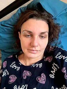 Snapshot of Magic__smile chatting on 11-13-25, 08:02 Magic smile online show from 11-13-25, 08:02