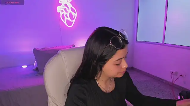 Ariana Pierce online show from 11-15-25, 12:23
