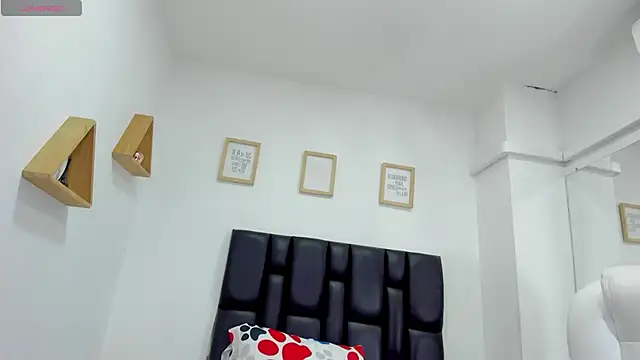 miaa-sofiaa online show from 01-16-25, 03:56