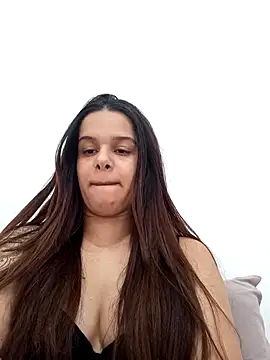 Snapshot of princesaa98 chatting on 09-27-25, 04:23 princesaa98 online show from 09-27-25, 04:23