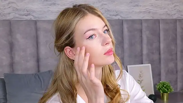 MeganMour online show from 02-08-25, 07:38