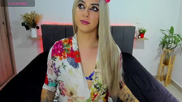 Snapshot of ashley_sans2000 chatting on 11-04-25, 06:07 ashley sans2000 online show from 11-04-25, 06:07