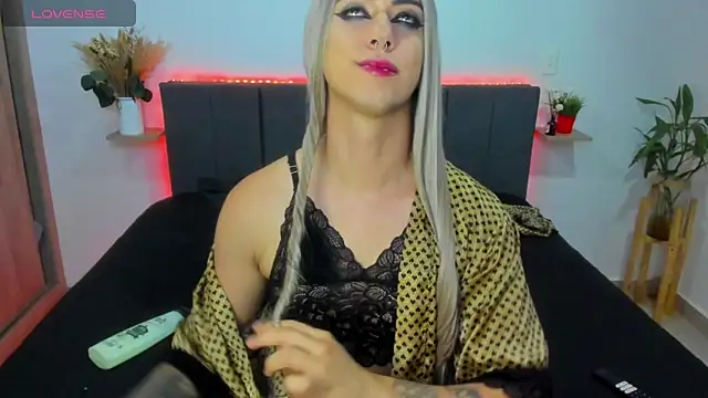 Snapshot of ashley_sans2000 chatting on 11-07-25, 02:11 ashley sans2000 online show from 11-07-25, 02:11