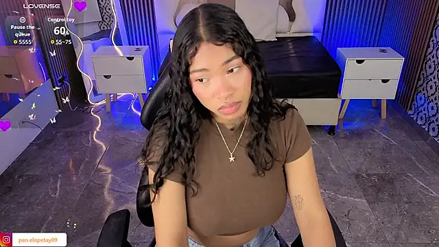 Snapshot of penelope_tay1 chatting on 03-07-26, 03:36 penelope tay1 online show from 03-07-26, 03:36