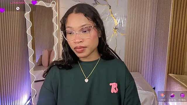 Snapshot of penelope_tay1 chatting on 03-15-26, 03:12 penelope tay1 online show from 03-15-26, 03:12