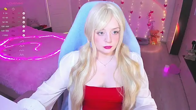 Snapshot of Amy_honey_angel chatting on 03-06-25, 09:03 Amy honey angel online show from 03-06-25, 09:03