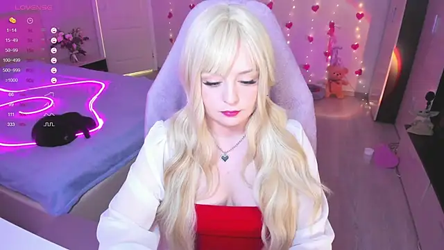 Snapshot of Amy_honey_angel chatting on 03-21-25, 12:50 Amy honey angel online show from 03-21-25, 12:50