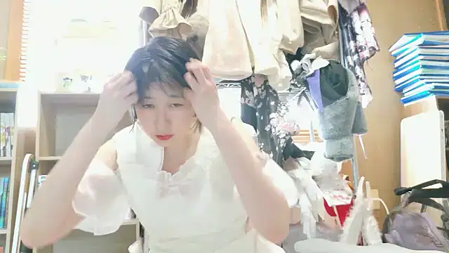 morikawa sayaka online show from 10-10-25, 12:09