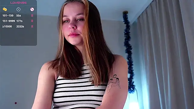 Snapshot of FalineDowlen chatting on 01-09-25, 01:39 FalineDowlen online show from 01-09-25, 01:39