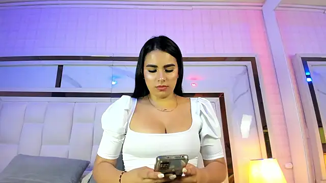 Snapshot of giorgia_13 chatting on 02-08-25, 03:30 giorgia 13 online show from 02-08-25, 03:30