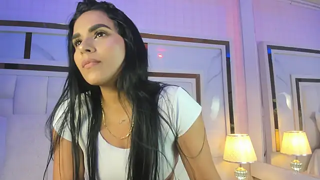 Snapshot of giorgia_13 chatting on 03-13-25, 04:49 giorgia 13 online show from 03-13-25, 04:49