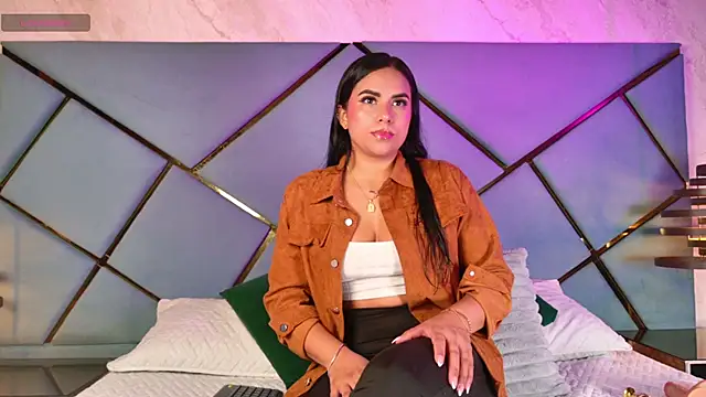 Snapshot of giorgia_13 chatting on 10-01-25, 03:23 giorgia 13 online show from 10-01-25, 03:23