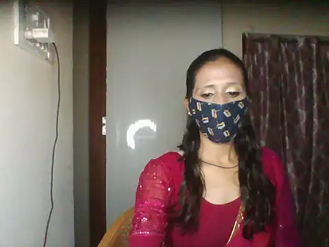 Snapshot of diyayourdil chatting on 10-05-25, 06:45 diyayourdil online show from 10-05-25, 06:45