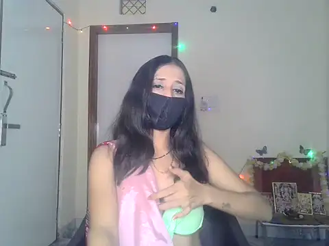 Snapshot of diyayourdil chatting on 10-28-25, 06:39 diyayourdil online show from 10-28-25, 06:39