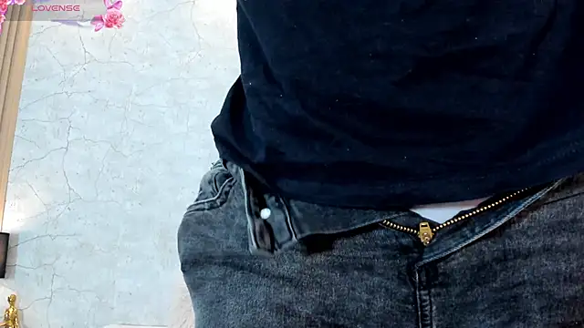 Snapshot of Freyaa__ chatting on 01-18-25, 03:31 Freyaa online show from 01-18-25, 03:31