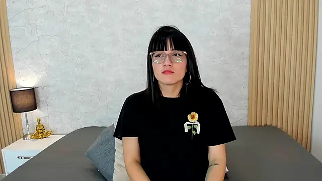 Snapshot of Freyaa__ chatting on 03-18-25, 09:10 Freyaa online show from 03-18-25, 09:10