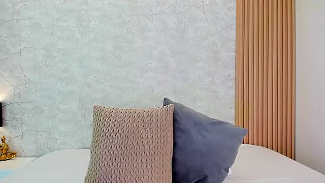 Snapshot of Freyaa__ chatting on 03-19-25, 11:03 Freyaa online show from 03-19-25, 11:03