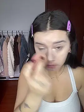 Snapshot of SaraBraun_ chatting on 01-05-25, 01:26 SaraBraun online show from 01-05-25, 01:26