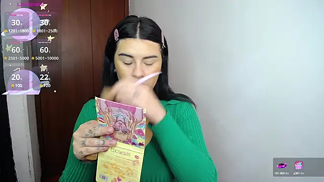 Snapshot of SaraBraun_ chatting on 01-09-25, 01:02 SaraBraun online show from 01-09-25, 01:02