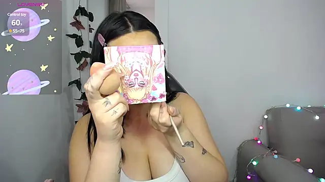 Snapshot of SaraBraun_ chatting on 02-16-25, 08:22 SaraBraun online show from 02-16-25, 08:22