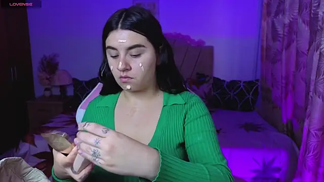 Snapshot of SaraBraun_ chatting on 09-08-25, 02:16 SaraBraun online show from 09-08-25, 02:16