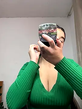 Snapshot of SaraBraun_ chatting on 09-27-25, 04:23 SaraBraun online show from 09-27-25, 04:23