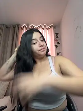 Snapshot of SaraBraun_ chatting on 10-07-25, 04:48 SaraBraun online show from 10-07-25, 04:48