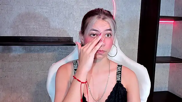 ArtemisaBlake online show from 01-14-25, 12:22