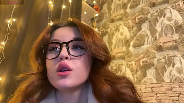 Snapshot of LaurenRossss chatting on 01-31-25, 02:04 LaurenRossss online show from 01-31-25, 02:04
