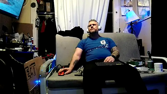 TwoFarty240 online show from 02-19-26, 04:52