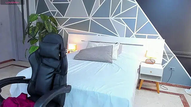 Snapshot of Lucifer_shadow chatting on 02-27-25, 02:43 Lucifer shadow online show from 02-27-25, 02:43