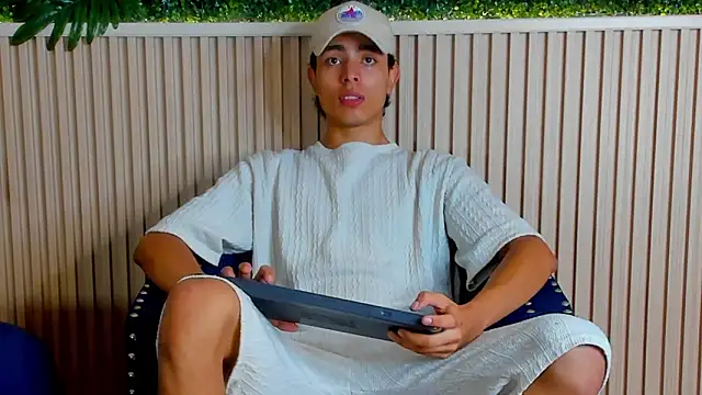 Snapshot of JoshRashfordd chatting on 09-26-25, 11:47 JoshRashfordd online show from 09-26-25, 11:47