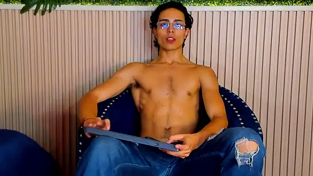 Snapshot of JoshRashfordd chatting on 10-06-25, 05:38 JoshRashfordd online show from 10-06-25, 05:38