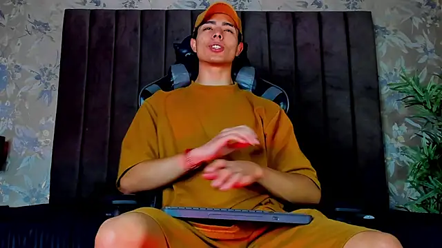 Snapshot of JoshRashfordd chatting on 10-08-25, 09:45 JoshRashfordd online show from 10-08-25, 09:45