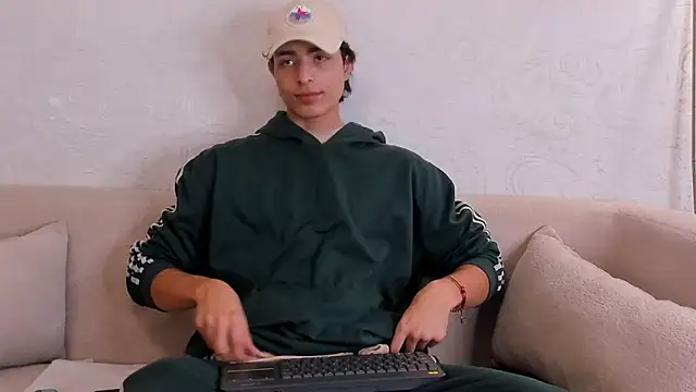 Snapshot of JoshRashfordd chatting on 10-11-25, 10:52 JoshRashfordd online show from 10-11-25, 10:52