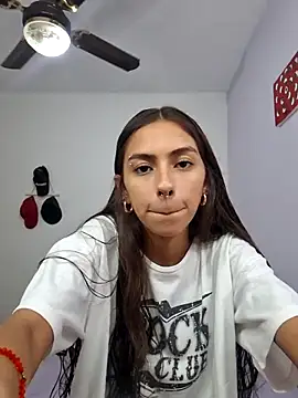 Snapshot of Jazmin-Cerezita chatting on 02-26-25, 11:26 Jazmin-Cerezita online show from 02-26-25, 11:26