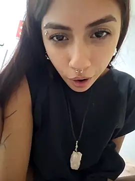 Snapshot of Jazmin-Cerezita chatting on 02-26-26, 01:37 Jazmin-Cerezita online show from 02-26-26, 01:37