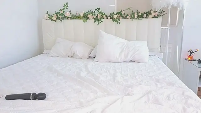 Akina starr online show from 11-08-25, 04:12