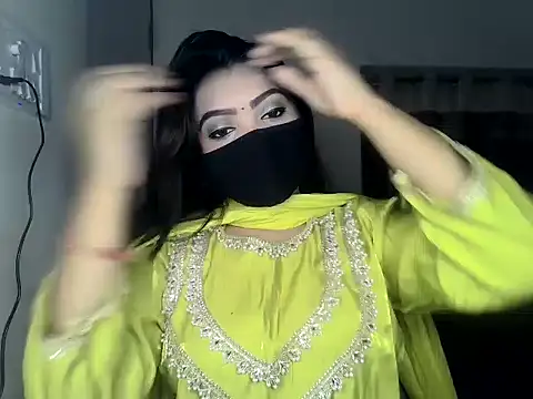 Snapshot of ishi_Beauty chatting on 03-05-26, 05:14 ishi Beauty online show from 03-05-26, 05:14