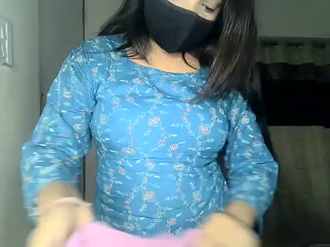 Snapshot of ishi_Beauty chatting on 05-01-26, 04:39 ishi Beauty online show from 05-01-26, 04:39